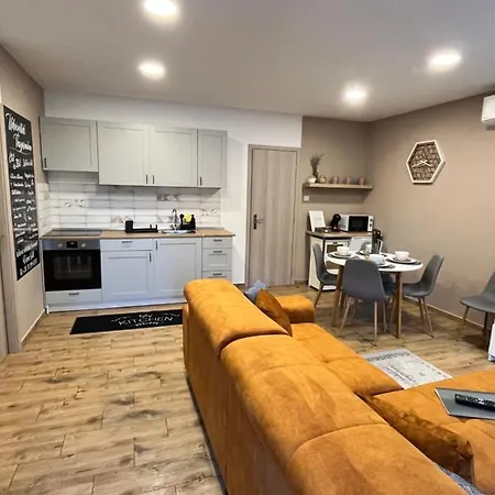 Apartment Varosi Idill *