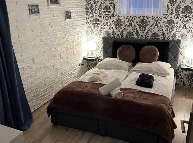 Varosi Idill דירה *