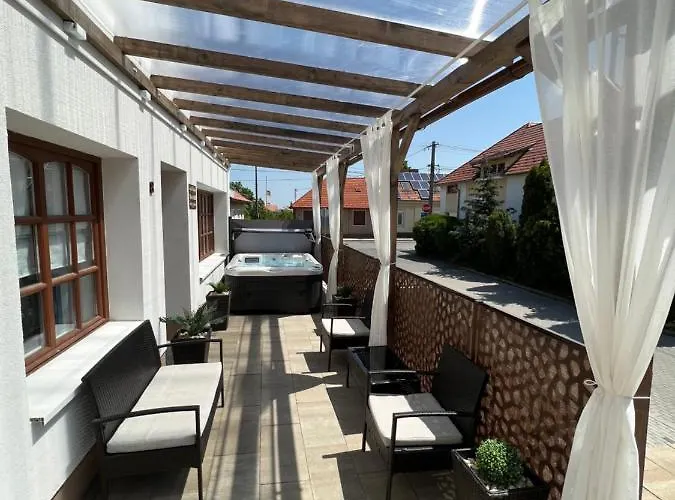 Varosi Idill 아파트 *